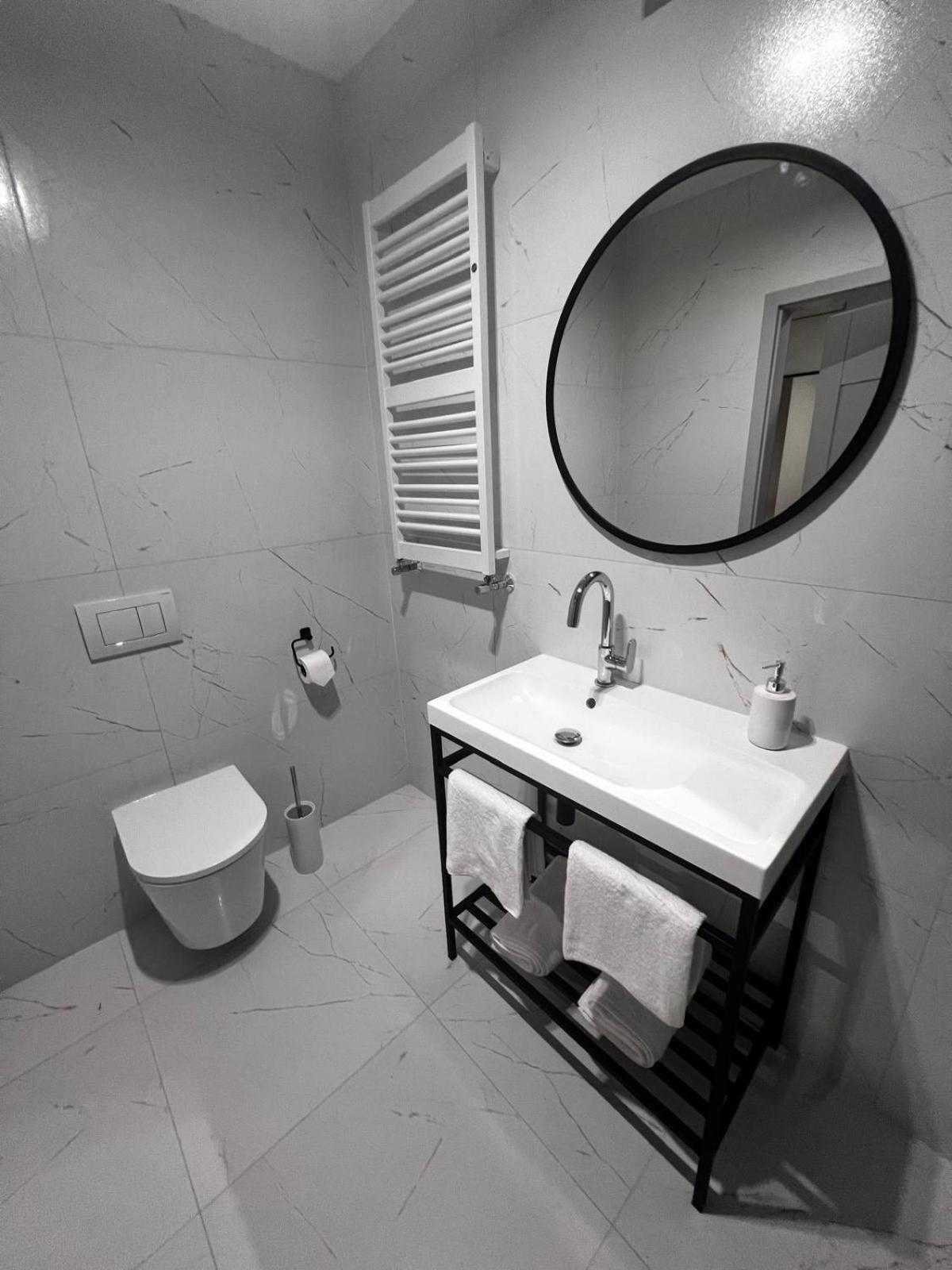 Apartamenty Sw Stanislawa Скерневице Екстериор снимка